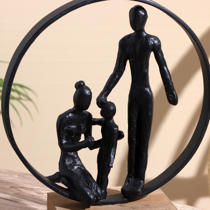 Сувенир "Семья" полим. смола, манговое дерево 23х10,5х27 см