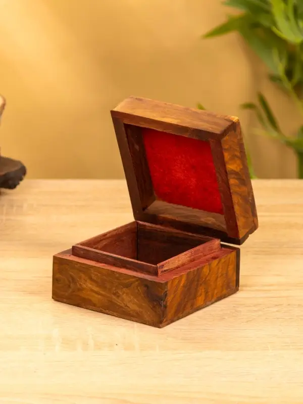 Шкатулка "Пентакль" 10х10х6 см, дерево шишам