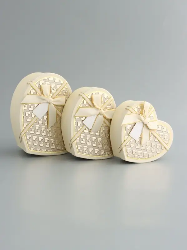 Набор коробок 3 в 1 сердца 22 х 20 х 9;  18.5 х 17 х 7.5; 16 х 14 х 6 см