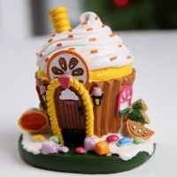 Светодиодная фигура &laquo;Сладкий домик&raquo; 13 &times; 12 &times; 9 см, полистоун, батарейки LR44х2 (в комплекте), свечение тёплое белое