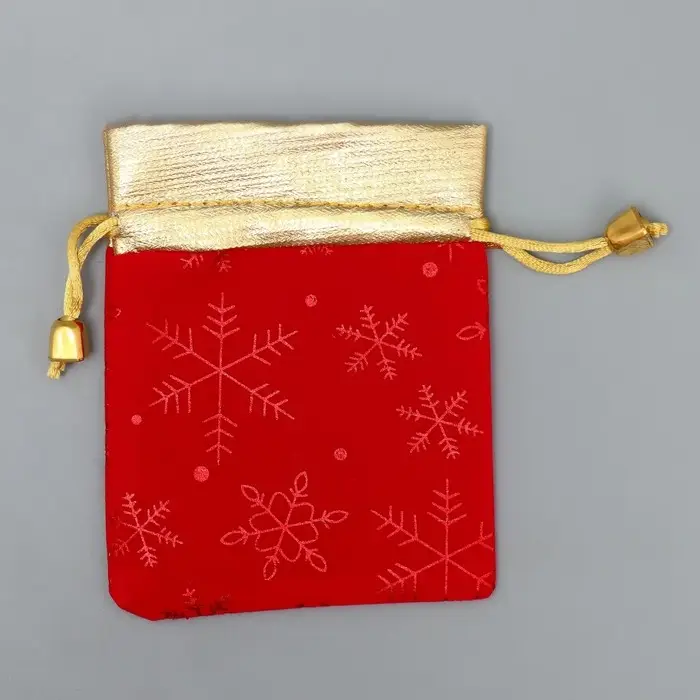 Мешочек подарочный замша &laquo;Поздравляю тебя&raquo;, снежинки, тиснение, 10 х 12 см +/- 1.5 см