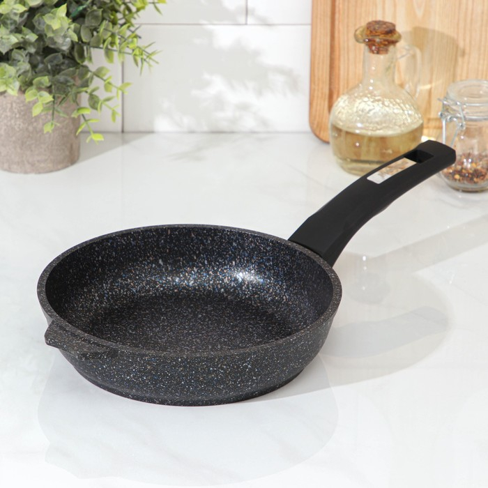 Сковорода &laquo;Гранит Star&raquo;, d=20 см, пластиковая ручка, антипригарное покрытие, тёмно-синий