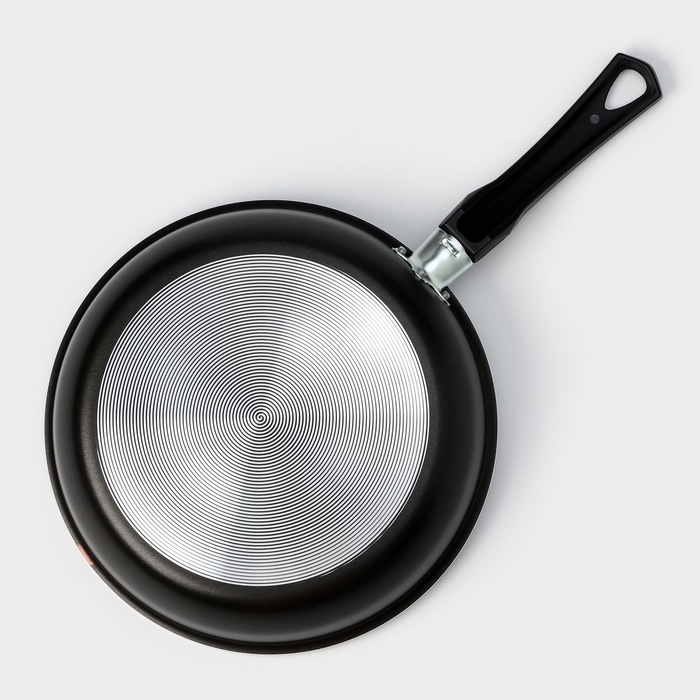 Сковорода &laquo;Классика атлас&raquo;, d=24 см, пластиковая ручка, стеклянная крышка, антипригарное покрытие, цвет чёрный