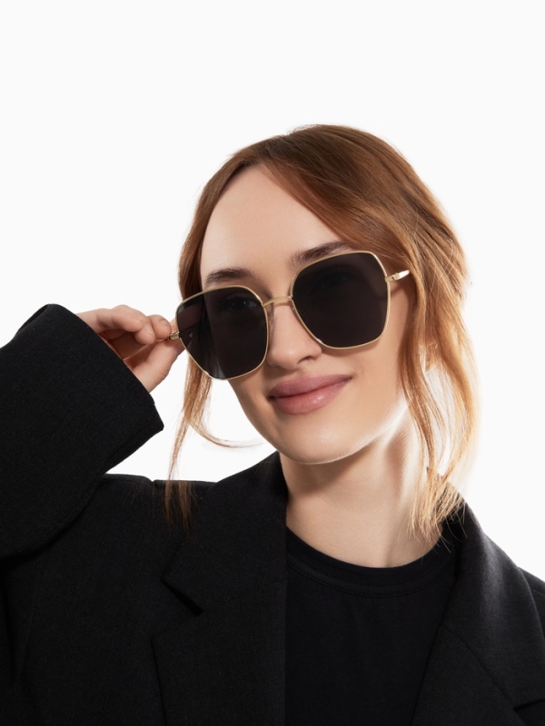 Очки солнцезащитные uv 400, дужка 14 см, ширина 13.1 см, линза 5.6 х 5.7 см