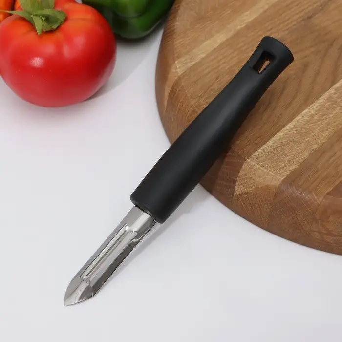 Овощечистка вертикальная Доляна &laquo;Чили&raquo;, 18,5 см, цвет чёрный