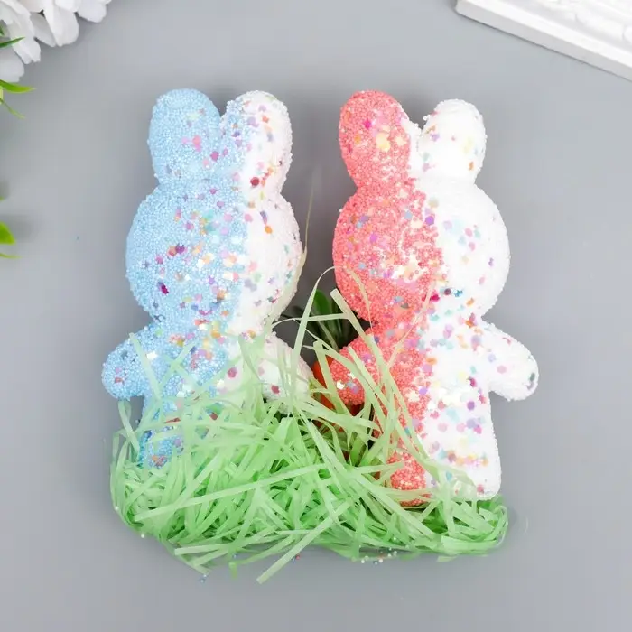 Пасхальный декор &laquo;Зайчата в посыпке с морковкой и травкой&raquo;, набор: розовый, голубой, 12 см, настольная фигурка