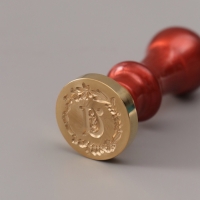 Печать для сургуча с пластиковой ручкой "Венок с буквой U" 2,5х2,5х6,3 см