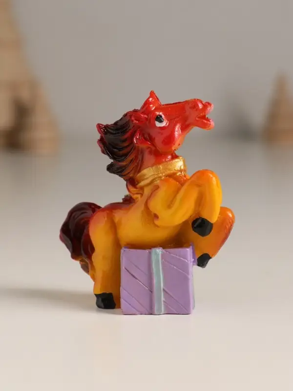 Сувенир полистоун "Новогодняя лошадка в шарфике" МИКС 6х2,5х6,8 см