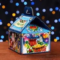 Подарочная новогодняя коробка &laquo;Маскарад&raquo;, упаковка, 12&times;12&times;16.8 см