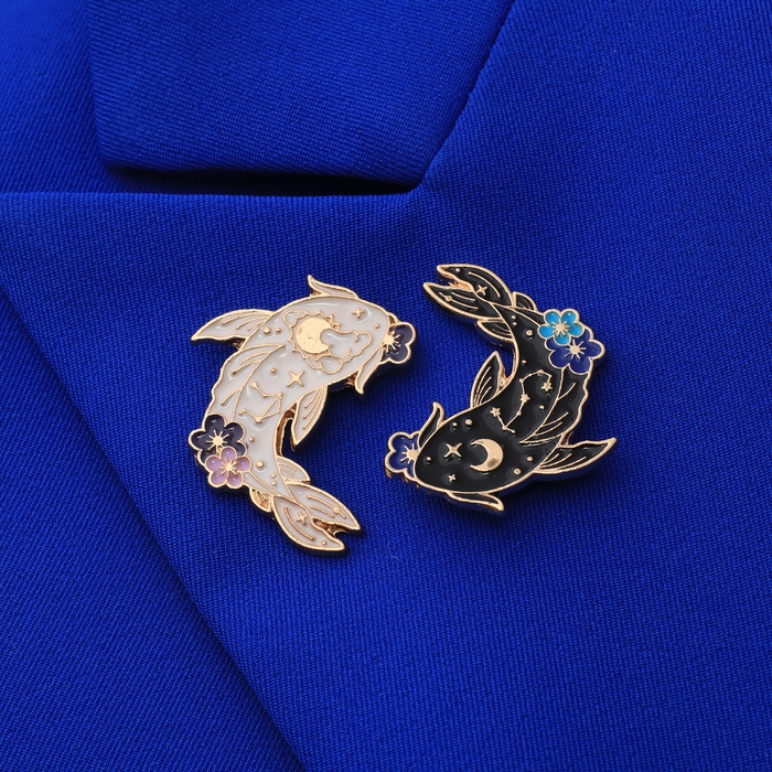 Набор значков (2 шт.) &laquo;Япония&raquo; карпы, цветной в золоте