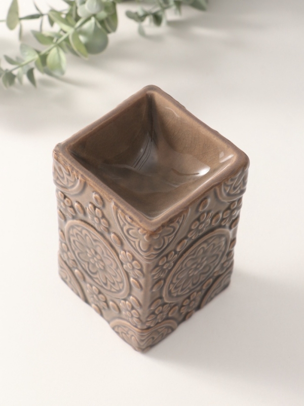 Аромалампа керамика "Цветочные узоры" тёмно-бежевая 7,7х7,7х12 см