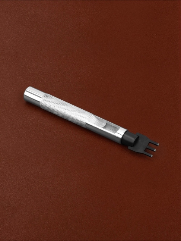 Набор пробойников для кожи, 7 предметов: сменные насадки 6 шт., основа 1 шт.