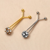 Зажим для платка &laquo;Хрусталь&raquo; шарик, цвет белый в серебре (неделимая фасовка 12 шт., цена за шт.)