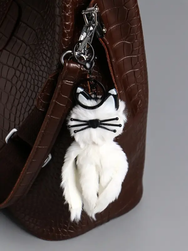 Пушистик на кольце "Белый кот" 18х5х5 см