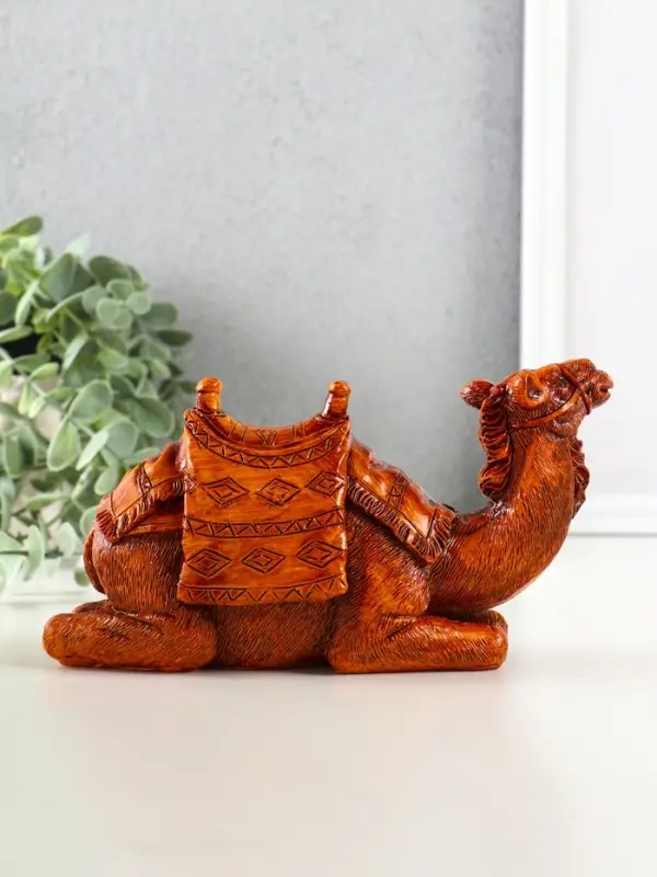 Сувенир полистоун "Верблюд с седлом с сумкой" под дерево 19х7,2х9,8 см см
