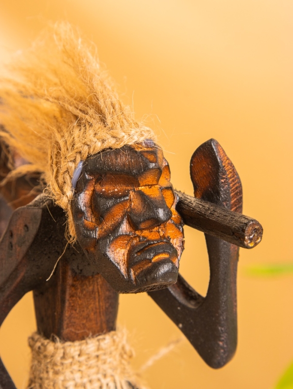 Сувенир &laquo;Аборигены с добычей&raquo;, 27&times;21&times;7 +/- 2 см, дерево