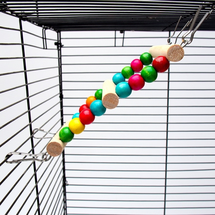 Игрушка для птиц "Лесенка с бусинами" 3 ступени, 23 см, микс цветов