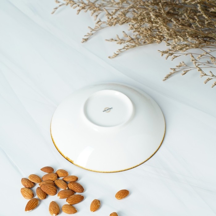 Салатник фарфоровый Magistro &laquo;Церера&raquo;, 400 мл, d=16,2 см, цвет коричневый