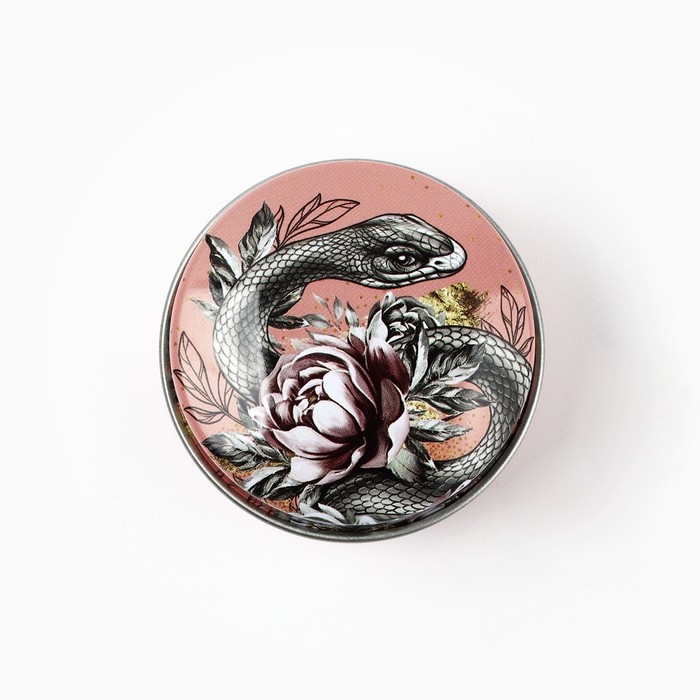 Свеча новогодняя в железной банке &laquo;Новый год: Змея&laquo;Новый год: аромат ваниль, 4.8 см