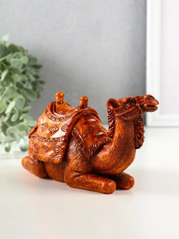 Сувенир полистоун "Верблюд с седлом с сумкой" под дерево 19х7,2х9,8 см см