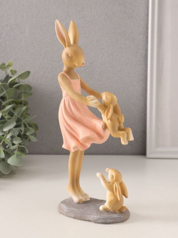 Сувенир полистоун "Зайки. Мама с детьми" 9,5х6х22,5 см