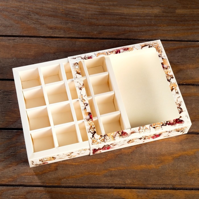 Новый год. Упаковка для конфет 16 шт &laquo;Елочные игрушки&raquo; 17,7 х 17,7 х 3,8 см