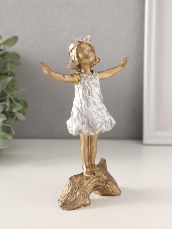 Сувенир полистоун "Малышка - счастливое детство" бронза с серебром 9,5х4,5х16 см