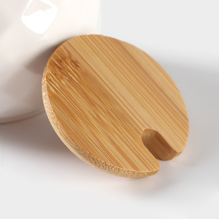 Набор фарфоровый для специй на бамбуковой подставке BellaTenero, 3 предмета: солонка 150 мл, перечница 150 мл, сахарница с ложкой 300 мл, цвет белый