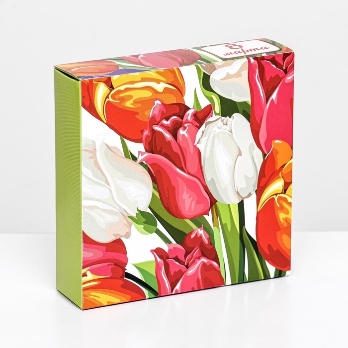 Коробка для 9 конфет с обечайкой , " 8 марта" 13,8 х 13,8 х 3,8. Кондитерская упаковка