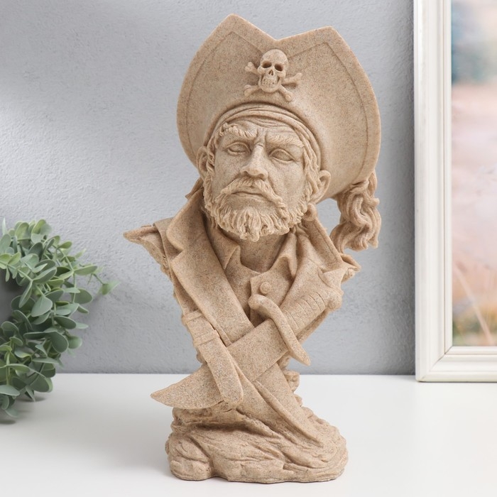 Сувенир полистоун бюст "Пират в шляпе с кинжалом" песочный 13х18х32 см