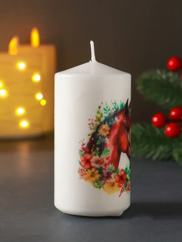 Свеча столб 50х100мм с декором, конь, белая