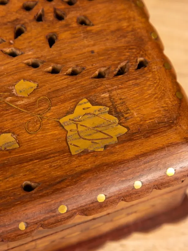 Шкатулка резная "Флористика" 20х12,5х6,5 см, дерево шишам