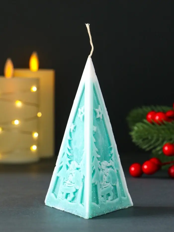 Свеча новогодняя пирамида Дед Мороз"6х6,5х12 cм, тиффани