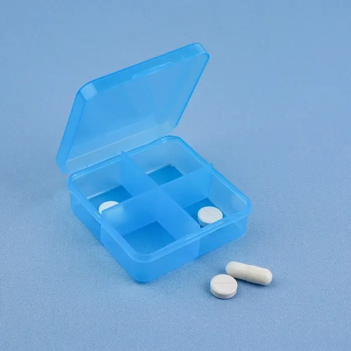 Таблетница, 7 &times; 6,7 &times; 2,4 см, 4 секции, цвет синий