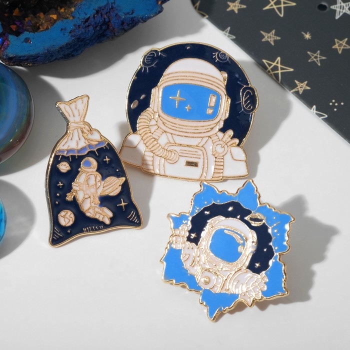 Набор значков (3 шт.) &laquo;Космос&raquo;, цветной в золоте