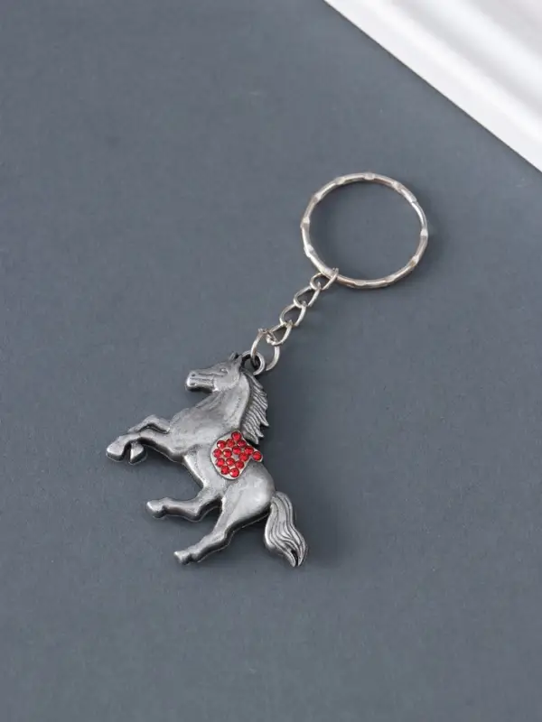 Брелок металл "Бегущий конь со стразами на седле" МИКС 3х4,2х0,8 см