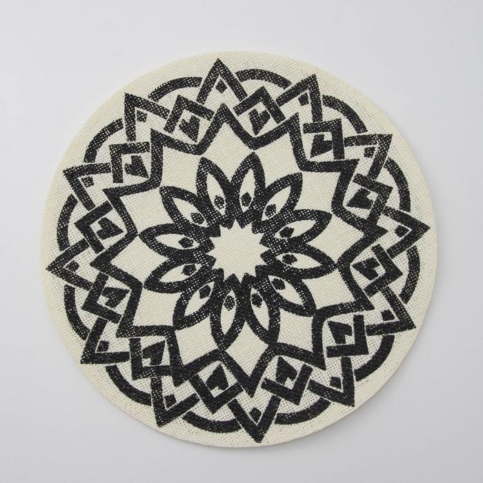 Салфетка сервировочная &laquo;Звезда&raquo;, 38&times;38 см, цвет бело-чёрный