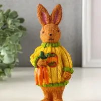 Сувенир полистоун "Заяц в вязанном свитере с охапкой моркови" 6,5х6,5х15,5 см