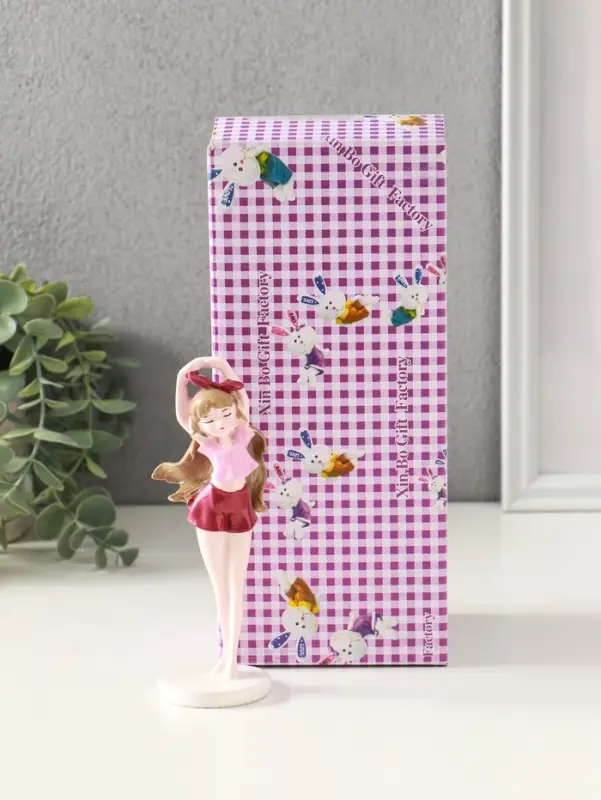 Сувенир полистоун "Девочка в розовых шортках" 5х5х15 см