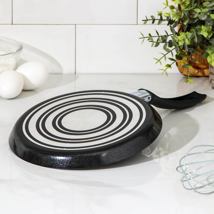 Сковорода блинная Lite, d=22 см, пластиковая ручка, антипригарное покрытие, цвет чёрный