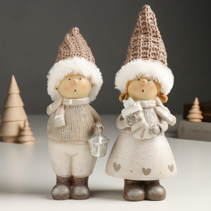 Сувенир полистоун "Малышка/Малыш в вязаном наряде, с носком/фонариком" МИКС 5х7,5х22 см