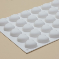 Форма для муссовых десертов и шоколада KONFINETTA &laquo;Сердца&raquo;, силикон, 29,7&times;17,3&times;1,5 см, 35 ячеек (2,7&times;2,5 см), цвет белый