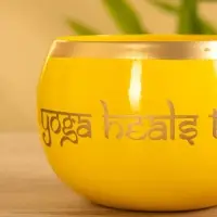 Свеча в чаше Yoga heal the soul жёлтая, соевый воск 200 гр 8,5х7 см