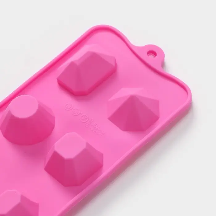 Форма для льда Доляна &laquo;Драгоценные камни&raquo;, силикон, 22,5&times;10,6 см, 6 ячеек (d=4 см), цвет МИКС