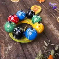 Сувенирный музыкальный инструмент "Маракас с шариками и пластинами" радужный 25х13х5 см МИКС