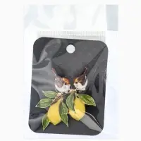 Брошь "Воробьи на ветке лимона", цветная в золоте