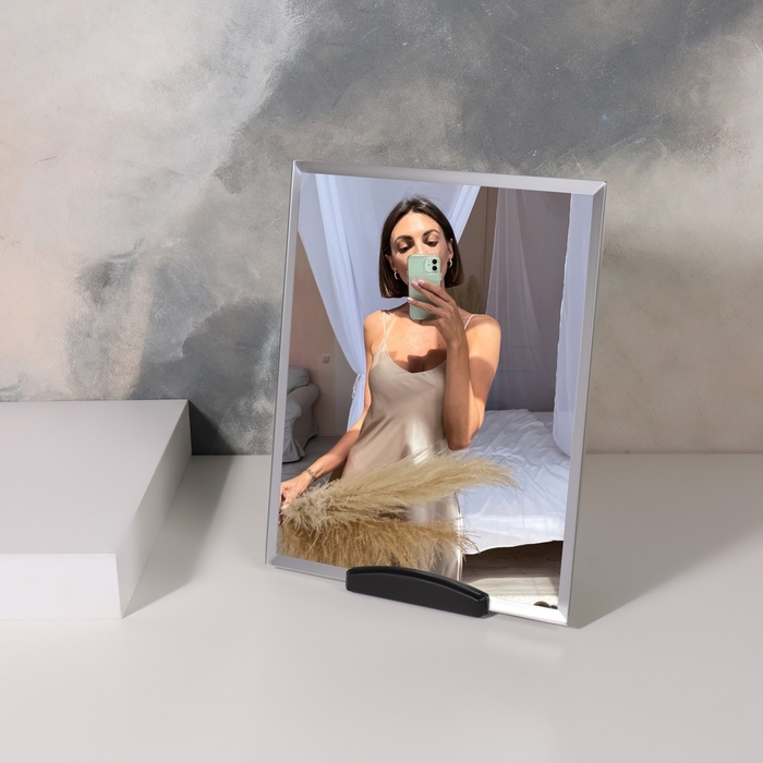 Зеркало на подставке, зеркальная поверхность 17,5 &times; 22 см, цвет чёрный