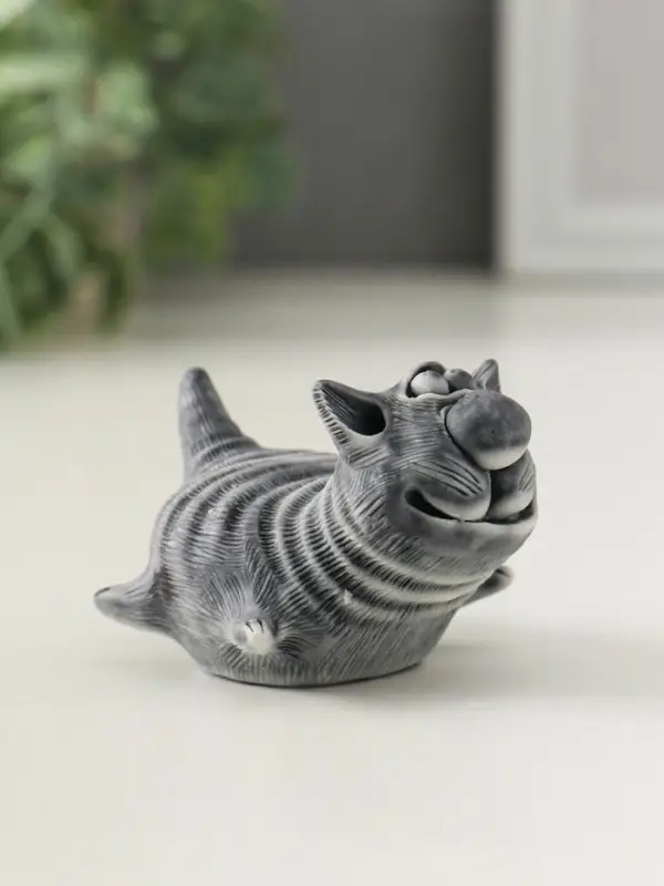 Сувенир "Кот летит на пузе" 4,5 см