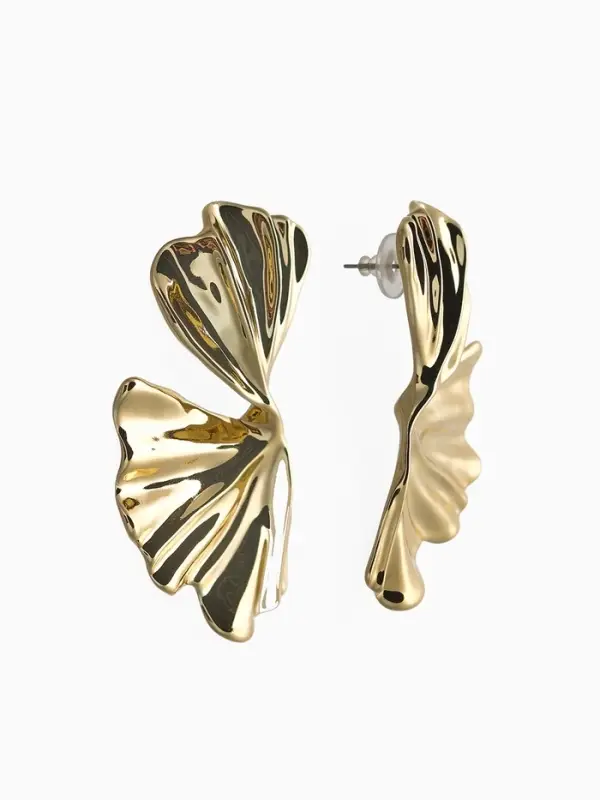 Серьги пластик &laquo;Лепестки&raquo; асимметрия, цвет золото
