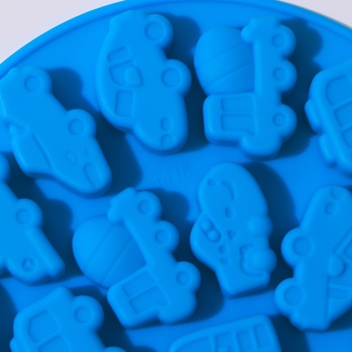 Форма для мармелада Доляна &laquo;Машинки&raquo;, силикон, d=12 см, 17 ячеек, цвет фиолетовый